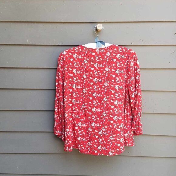 Sanctuary Red White Floral Button Down Peasant Top size Medium - Picture 6 of 13